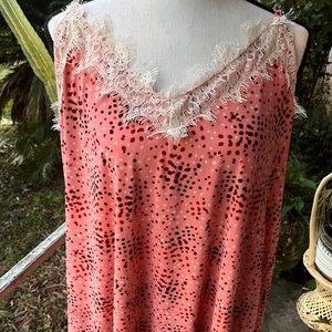 Lace Scalloped collar camisole